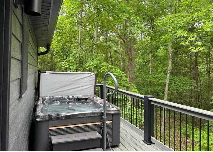 30-Acre Woods, Trail & Salt Hot Tub Carbondale