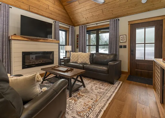 30-Acre Woods, Trail & Salt Hot Tub Carbondale