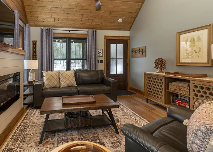 30-Acre Woods, Trail & Salt Hot Tub * Carbondale
