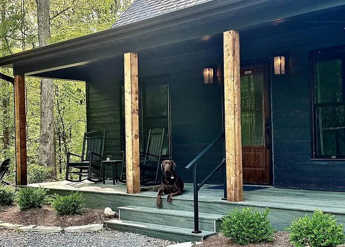 30-Acre Woods, Trail & Salt Hot Tub Holiday home