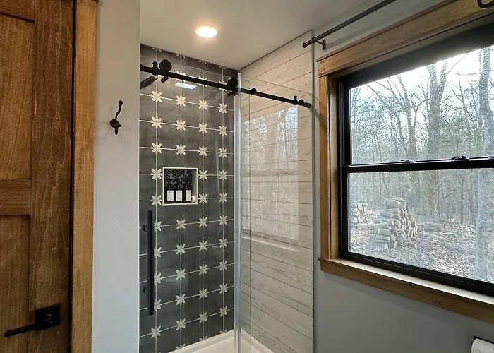 30-Acre Woods, Trail & Salt Hot Tub * Carbondale